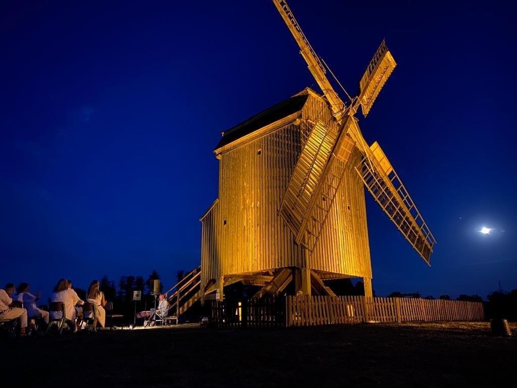 Reisemobilstellplatz - Wohnwagen erlaubt - Lieskau (Landkreis Elbe-Elster) - Der Miniaturenpark in Elsterwerda ist für Groß und Klein immer einen Ausflug wert ! - Obstbaumwiese an der Heide in Elsterwerda