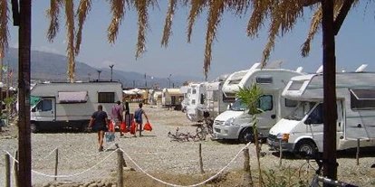 Place de parking pour camping-car - Sant'Agata di Militello - Homepage http://area-attrezzata-rosamarinacamper.oneminutesite.it - Area Attrezzata Camper Rosamarina