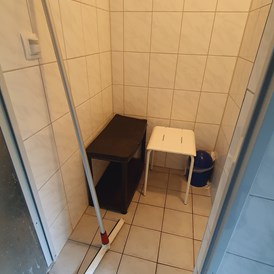 Wohnmobilstellplatz: Dusche (nicht ansprechend) - taunus mobilcamp