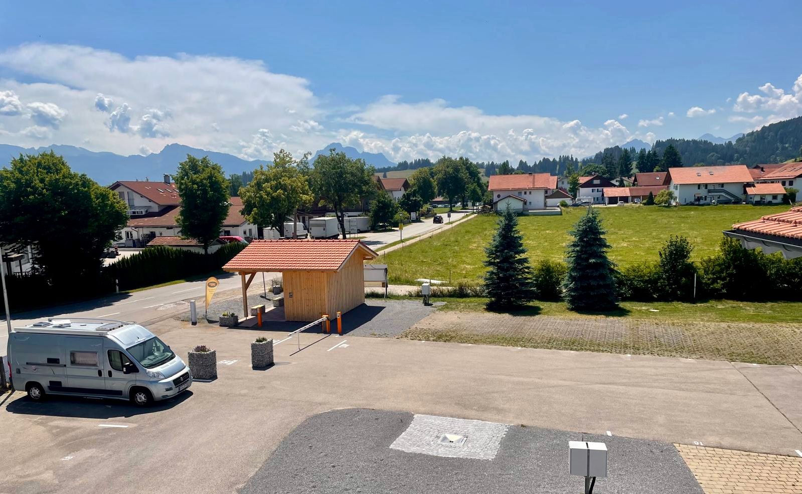 área camper - Wohnwagen erlaubt - Alemania - Wohnmobilstellplatz in Roßhaupten