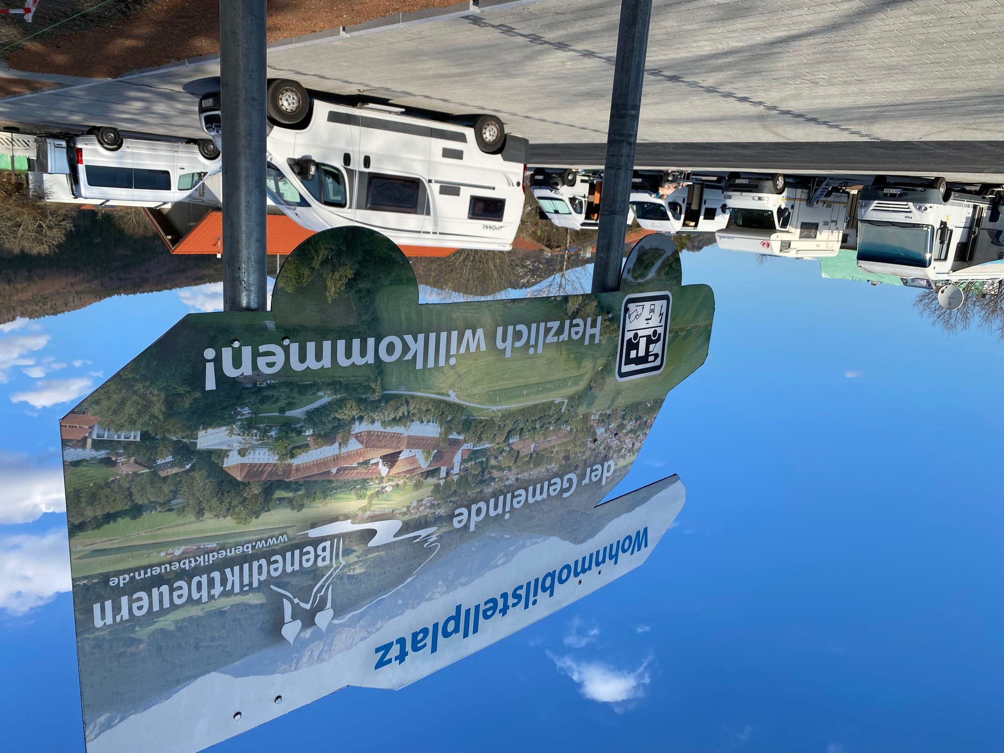 área camper - in den Bergen - Waakirchen - Wohnmobilstellplatz Benediktbeuern - Wohnmobilstellplatz am Sportzentrum