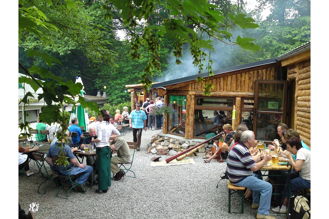 Wohnmobilstellplatz: Wurzelschänke am Campingplatz - Campingplatz Oberrabenstein