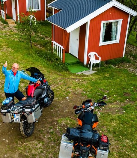 Place de parking pour camping-car - FKK-Strand - Norvège - Fin din lille  hytte, på din reise til /fra Nordkapp - Helt OK å hvile seg ut på veien. - Sandnes Fjord Camping