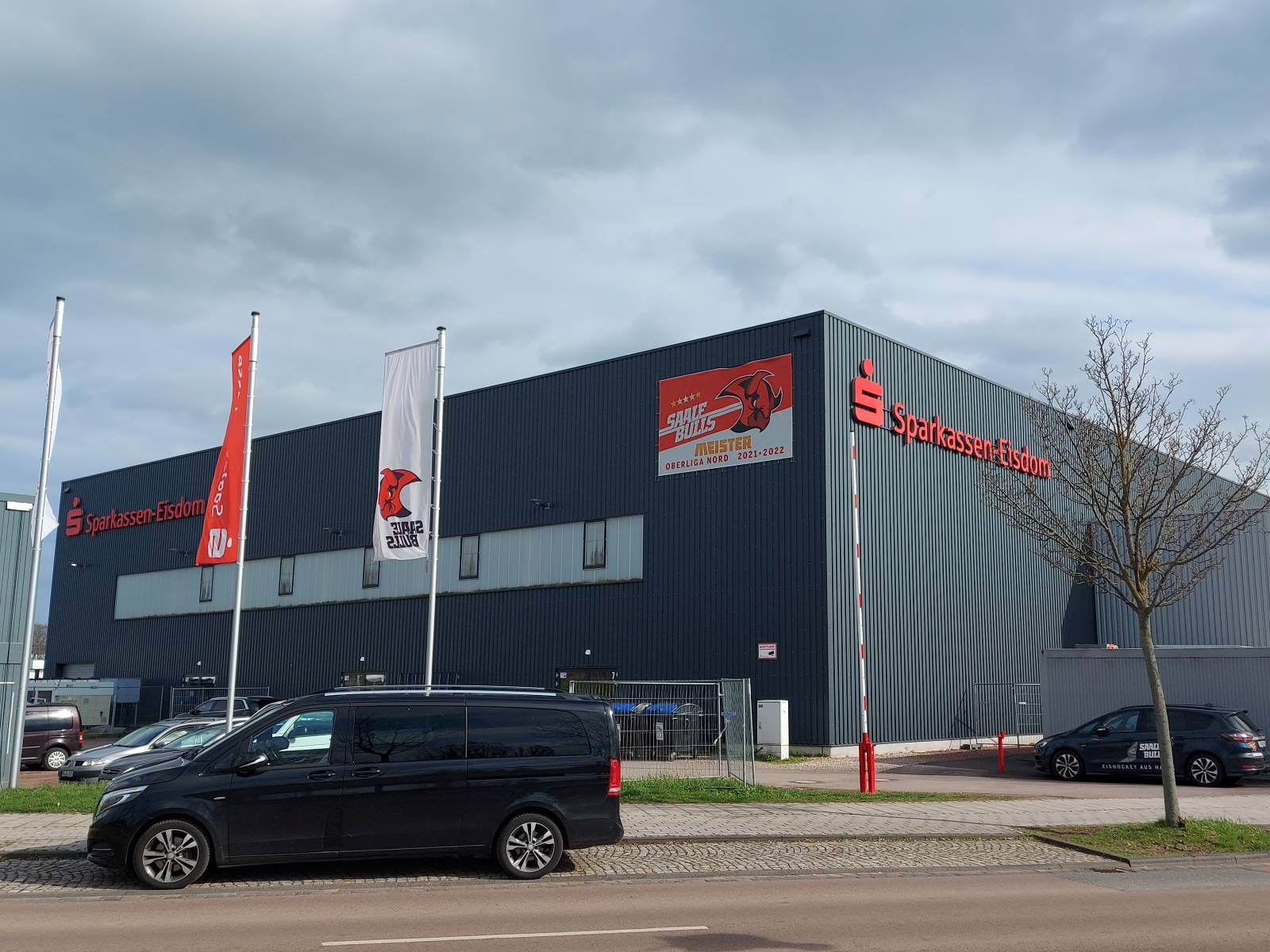 Reisemobilstellplatz - Mücheln (Geiseltal) - Bild: Stadtmarketing Halle (Saale) GmbH - Sparkassen-Eisdom der Saale Bulls