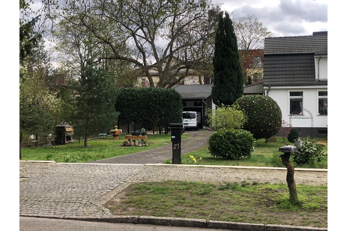 Wohnmobilstellplatz: Ruhige Seitenstraße, Foto von der Straße aus. - Pankow Niederschönhausen 