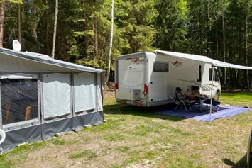 Wohnmobilstellplatz: zum Wohlfühlen inmitten der Natur  - Wohnmobil oder Wohnwagen Stellplatz auf Rügen bei Dranske Kap Arkona nur 200 m bis zur Ostsee