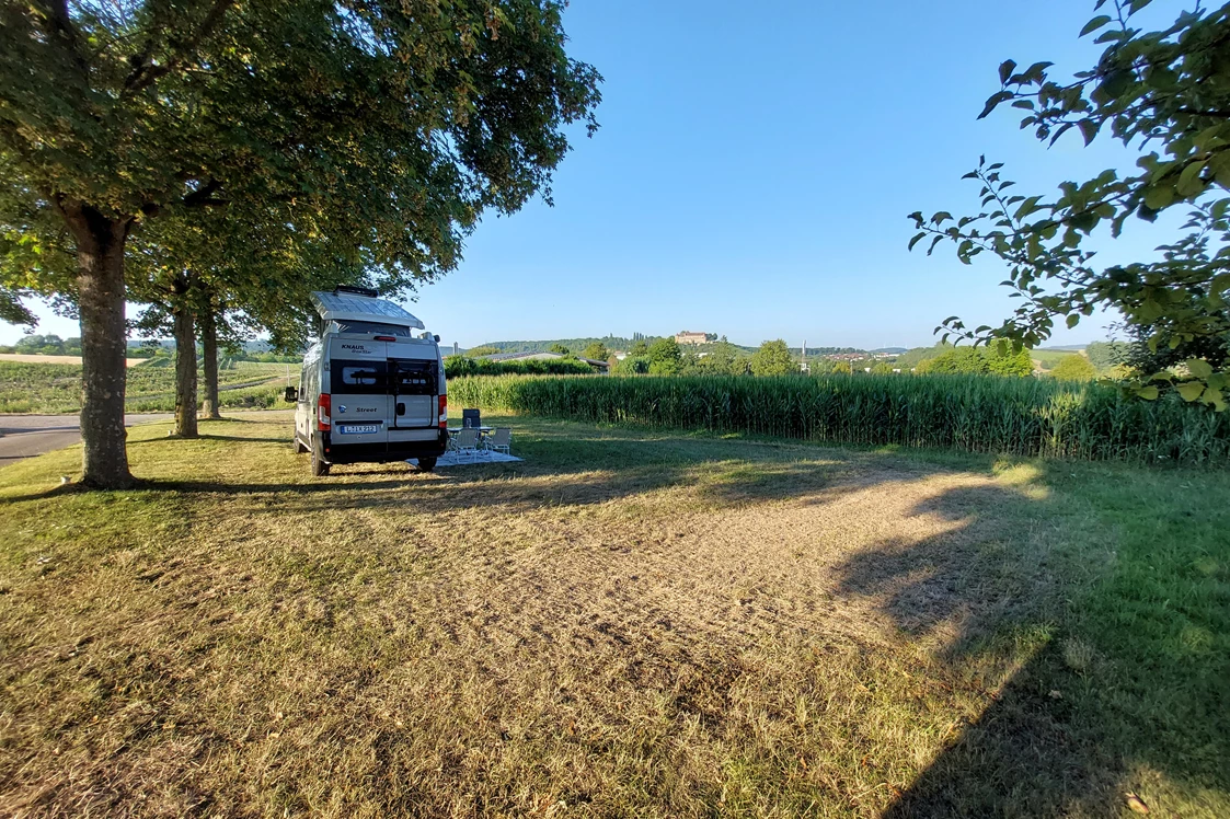 Wohnmobilstellplatz: Familie Lutz wohlfühlen und  erholen in schönster Natur