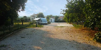 Place de parking pour camping-car - Istrie - Homepage http://camp-terre.hr - Camper Stop Terre