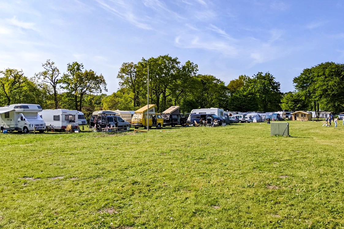 Wohnmobilstellplatz: Blick auf den Wohnmobilhafen  - Wohnmobilhafen Friesland Camping Schortens