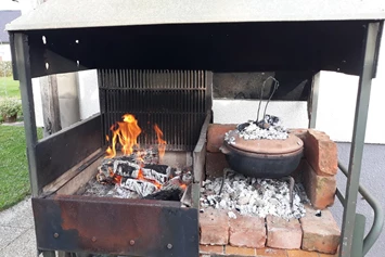 Wohnmobilstellplatz: Grillplatz,Feuerstelle - Landhaus Noreia's Wiese nahe Klopeiner See