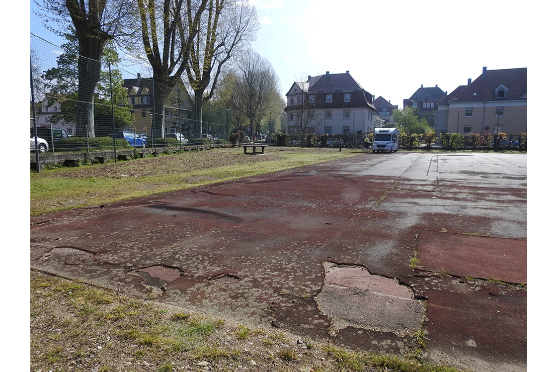 Wohnmobilstellplatz: Wohnmobil-Stellplatz am Bildungshaus St. Bernhard in Rastatt