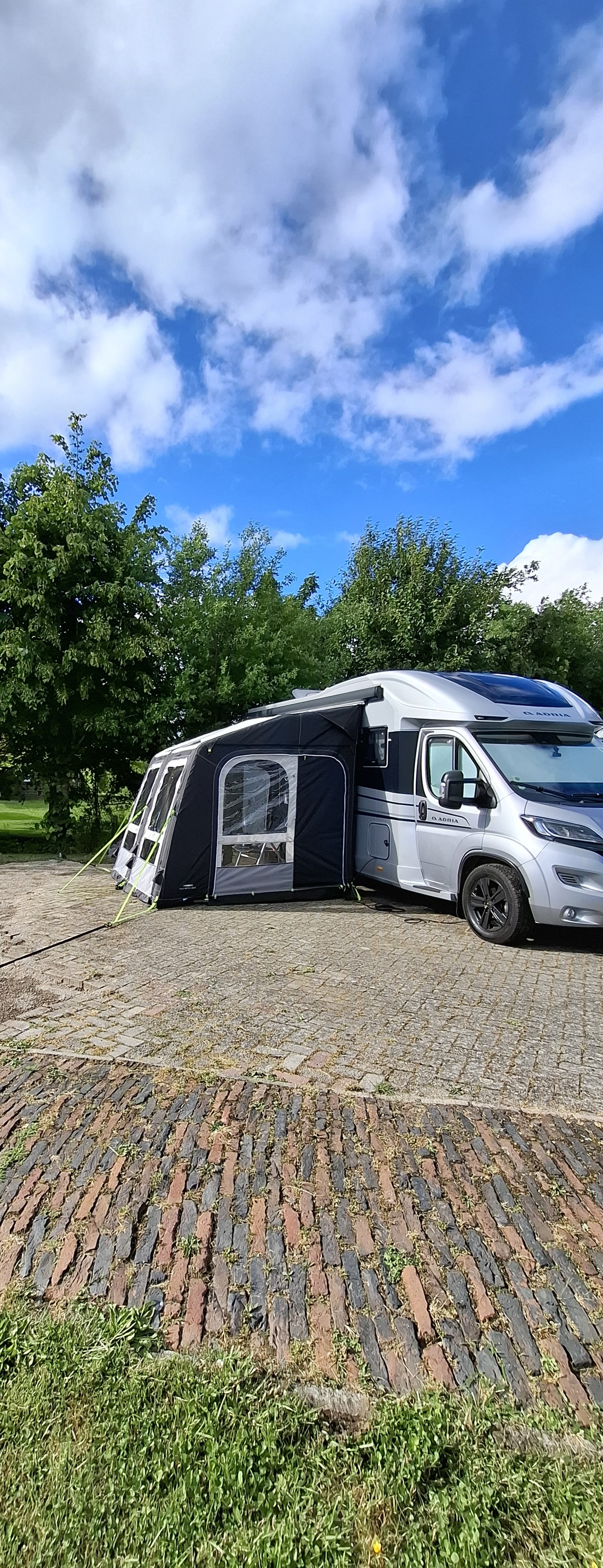 Wohnmobilstellplatz: Paddel und Pedal am Rorichumer Tief