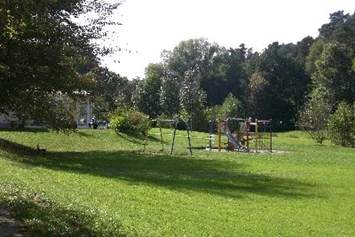 Wohnmobilstellplatz: Weiheranlage mit Spielplatz und Kiosk - Stellplatz am Weiher Lemberg