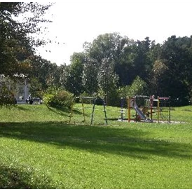 Wohnmobilstellplatz: Weiheranlage mit Spielplatz und Kiosk - Stellplatz am Weiher Lemberg