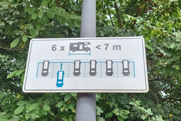 Wohnmobilstellplatz: Stellplatzordnung,  bitte so 1 Schild installieren   - Stellplatz am Weiher Lemberg