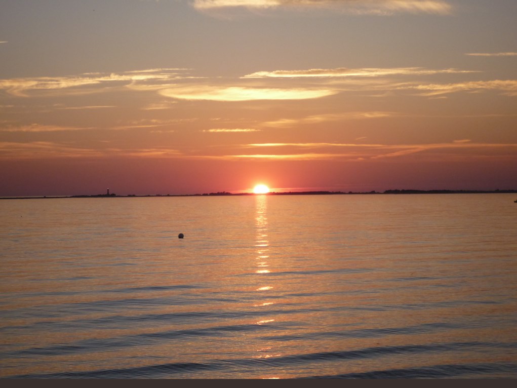Reisemobilstellplatz - Spielplatz - Ostsee - Sonnenuntergang am Flügger Strand in ca. 2km Entfernung - Bauernhof Kleingarn