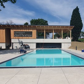 Wohnmobilstellplatz: Zugang zum beheizten Pool inklusive - Landhaus dasThomas - Camping & Pool
