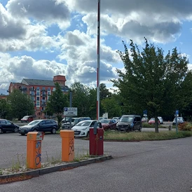 Wohnmobilstellplatz: Links auf dem Foto befindet sich der SP - Parkplatz am Dom
