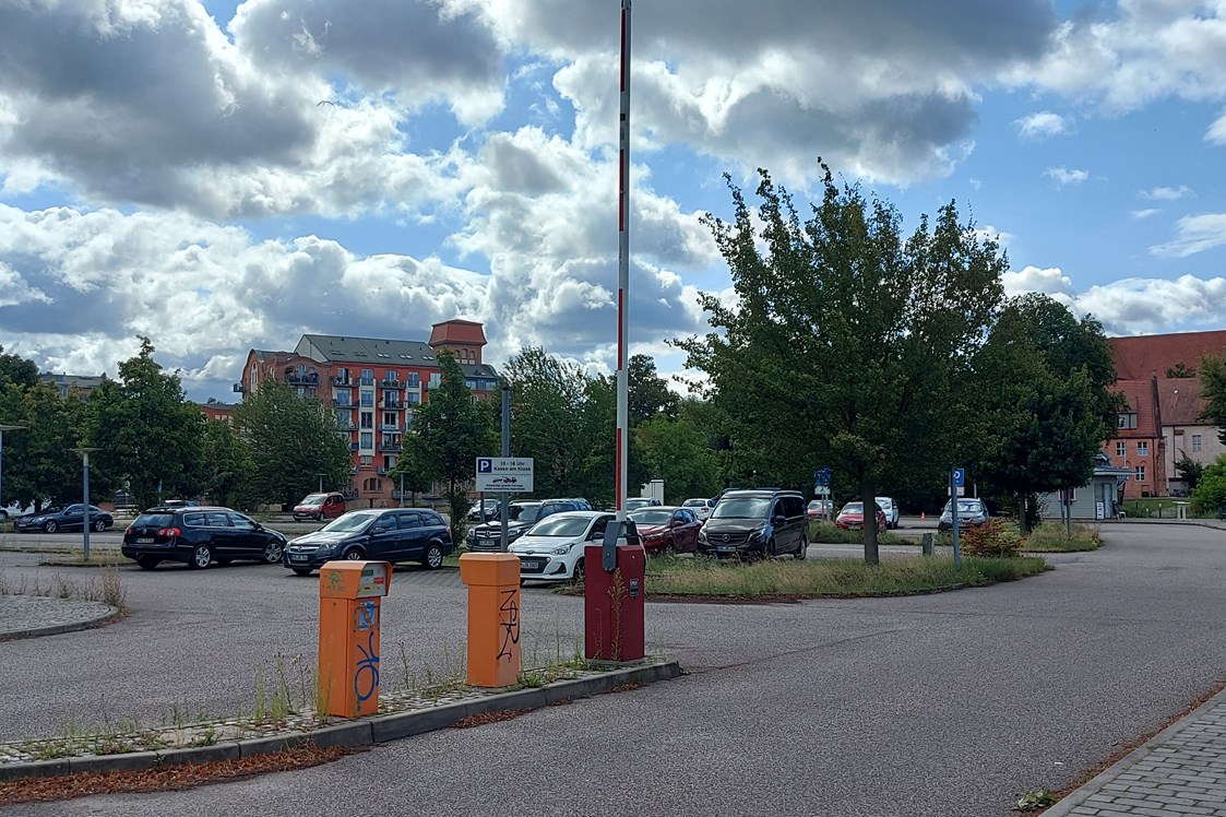 Wohnmobilstellplatz: Links auf dem Foto befindet sich der SP - Parkplatz am Dom