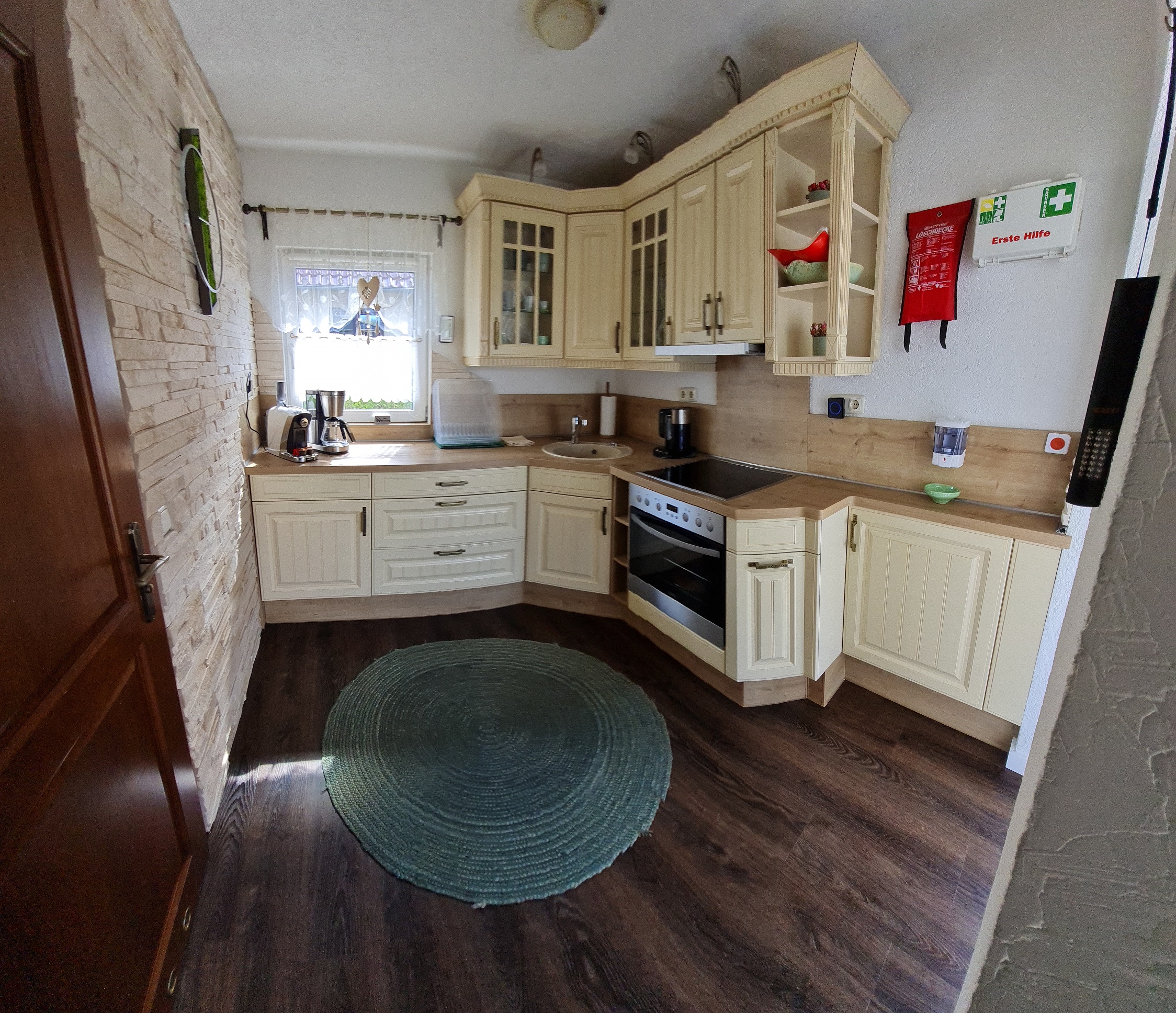 Wohnmobilstellplatz: Nutzung Küche im Ferienhaus möglich - Stellplatz am Ferienhaus Grüner Bungalow
