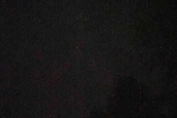 Wohnmobilstellplatz: Seiner geographischen Lage verdankt das Gesäuse seinen dunklen Sternenhimmel und auch auf diesem Stellplatz gibt es einen atemberaubenden Ausblick auf die Sterne in klaren Nächten - Moonlight Mountains