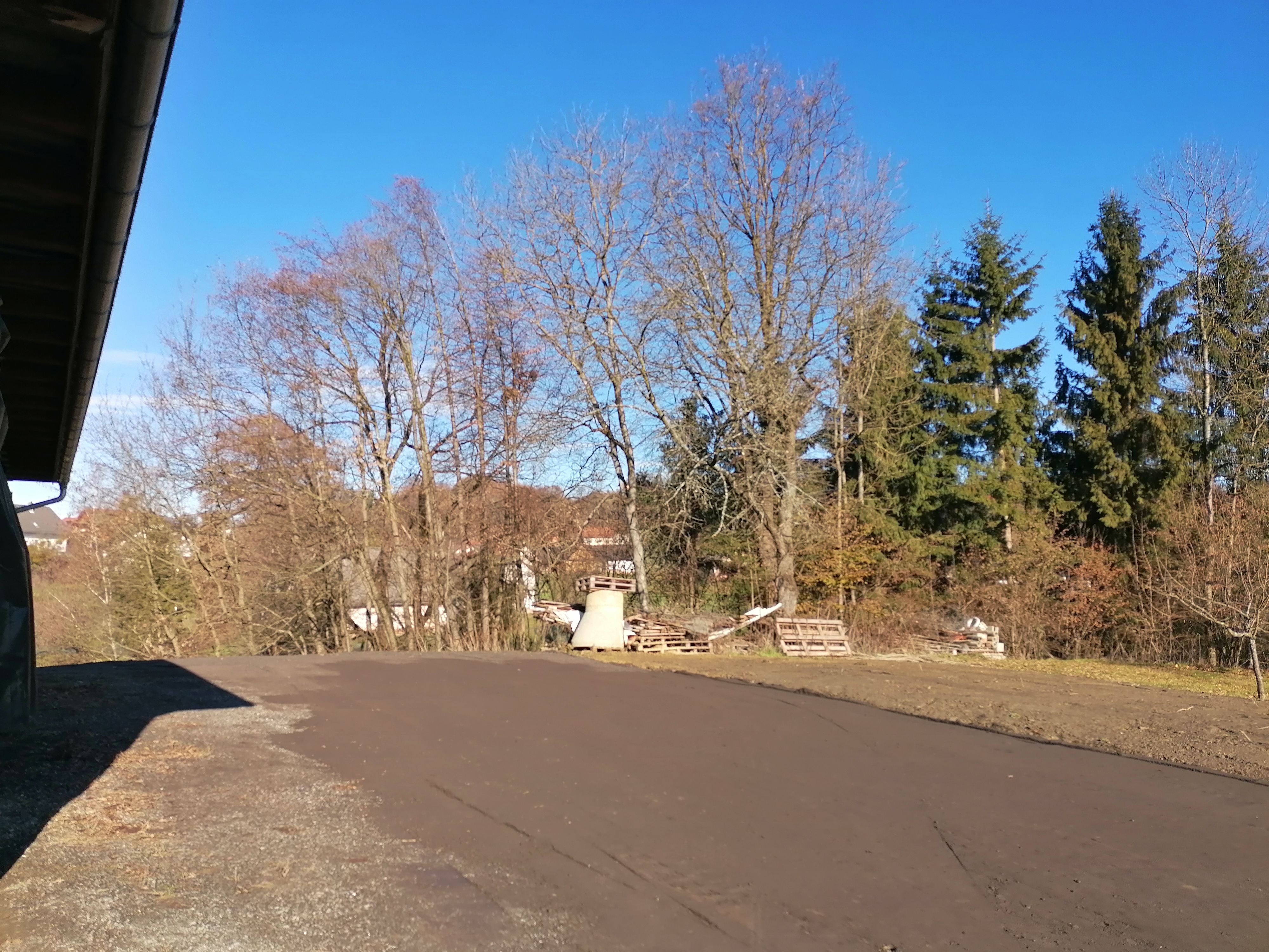 Wohnmobilstellplatz: Zufahrt über die Mellacher Straße - Parkplatz, Strom und Wasser laut Foto vorhanden!  - Stellplatz Ferienhaus Rothschedl.at