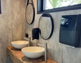 Wohnmobilstellplatz: Das Duschen ist kostenlos in Sanitärgebäude. - Camperplaats Biest-Houtakker