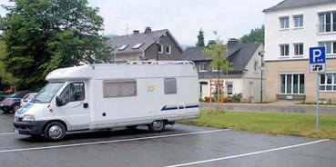 Reisemobilstellplatz - Wohnwagen erlaubt - Herscheid - Bildquelle: http://www.lennestadt-kirchhundem.de - Stellplatz an der Volksbankarena - Sauerlandhalle
