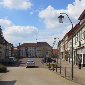 Wohnmobilstellplatz: Markt - Wohnmobilstellplatz am Freibad in Bockenem