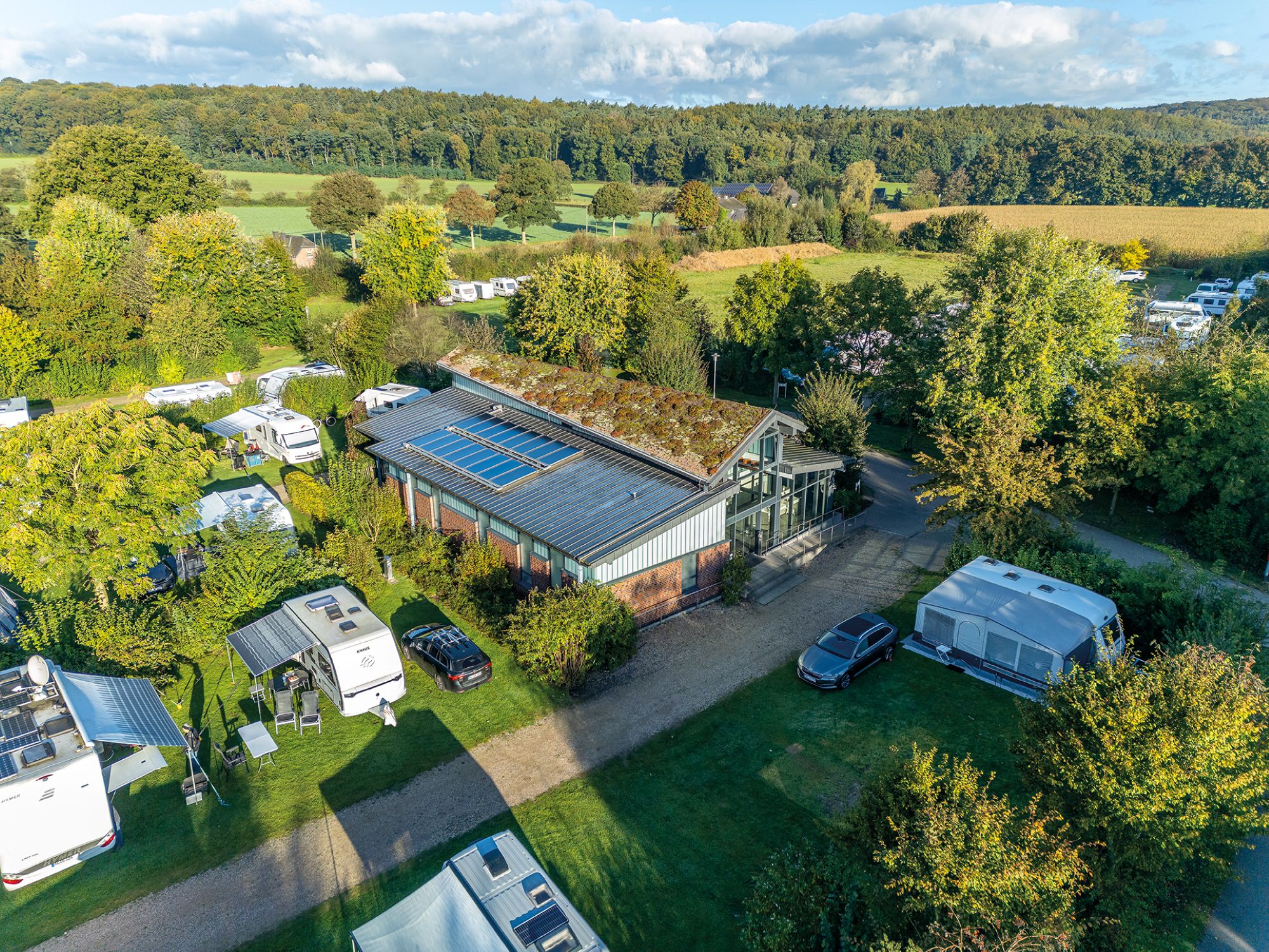 Wohnmobilstellplatz: Luftbild ©CPKerstgenshof - Campingpark Kerstgenshof - Areal, Sanitär