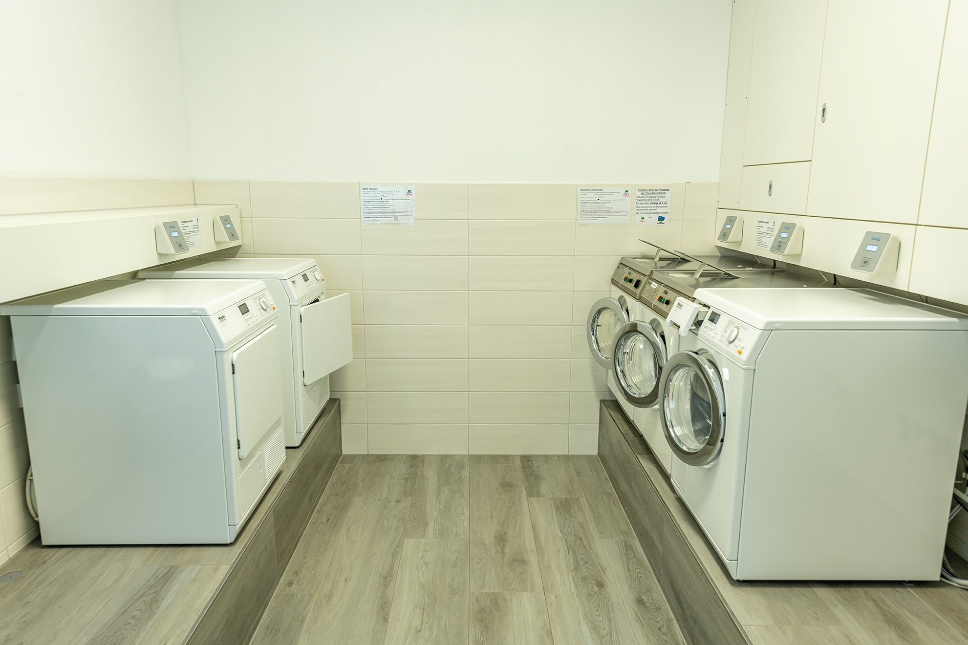 Wohnmobilstellplatz: Waschsalon ©CPKerstgenshof - Campingpark Kerstgenshof - Sanitär