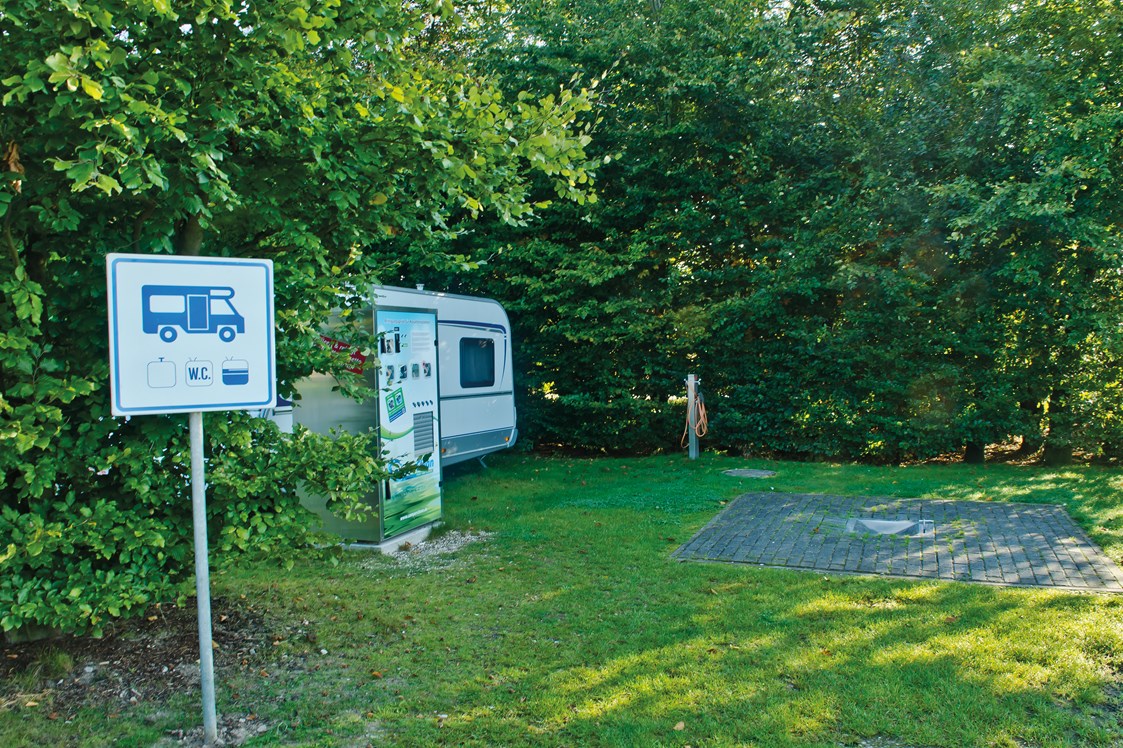 Wohnmobilstellplatz: Entsorgungsbereich für Wohnmobilisten auf dem Kerstgenshof ©Campingpark Kerstgenshof - Campingpark Kerstgenshof