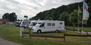 Reisemobilstellplatz - Wohnwagen erlaubt - Niedersachsen - Reisemobil und Wohnwagenstellplatz am Campingplatz Waldwinkel