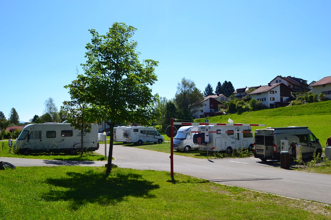 Wohnmobilstellplatz: Wohnmobilstellplatz am Waldsee