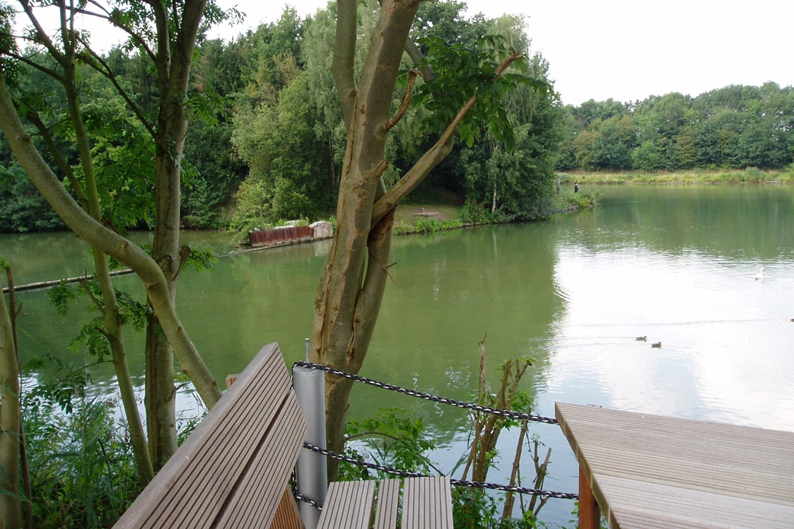 Wohnmobilstellplatz: Blick zum Laichschongebiet und zum Fahrwasser - Reisemobilhafen Möwennest