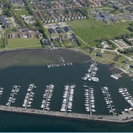 Wohnmobilstellplatz: http://www.middelfartlystbaadehavne.dk - Stellplatz an Middelfart Marina