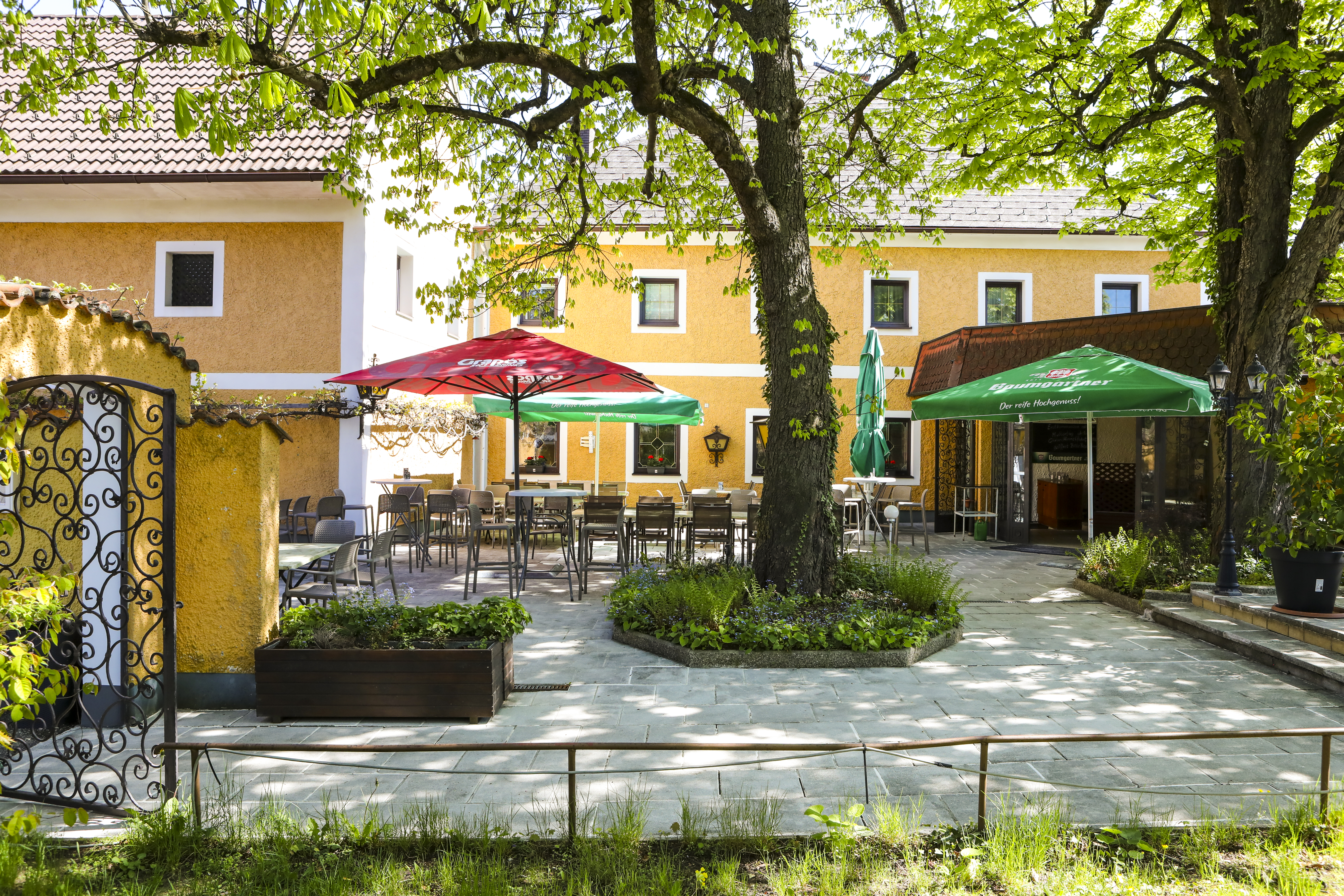 Reisemobilstellplatz - Oberösterreich - Unser wunderschöner Gastgarten. - Gasthaus Wirt in Strass