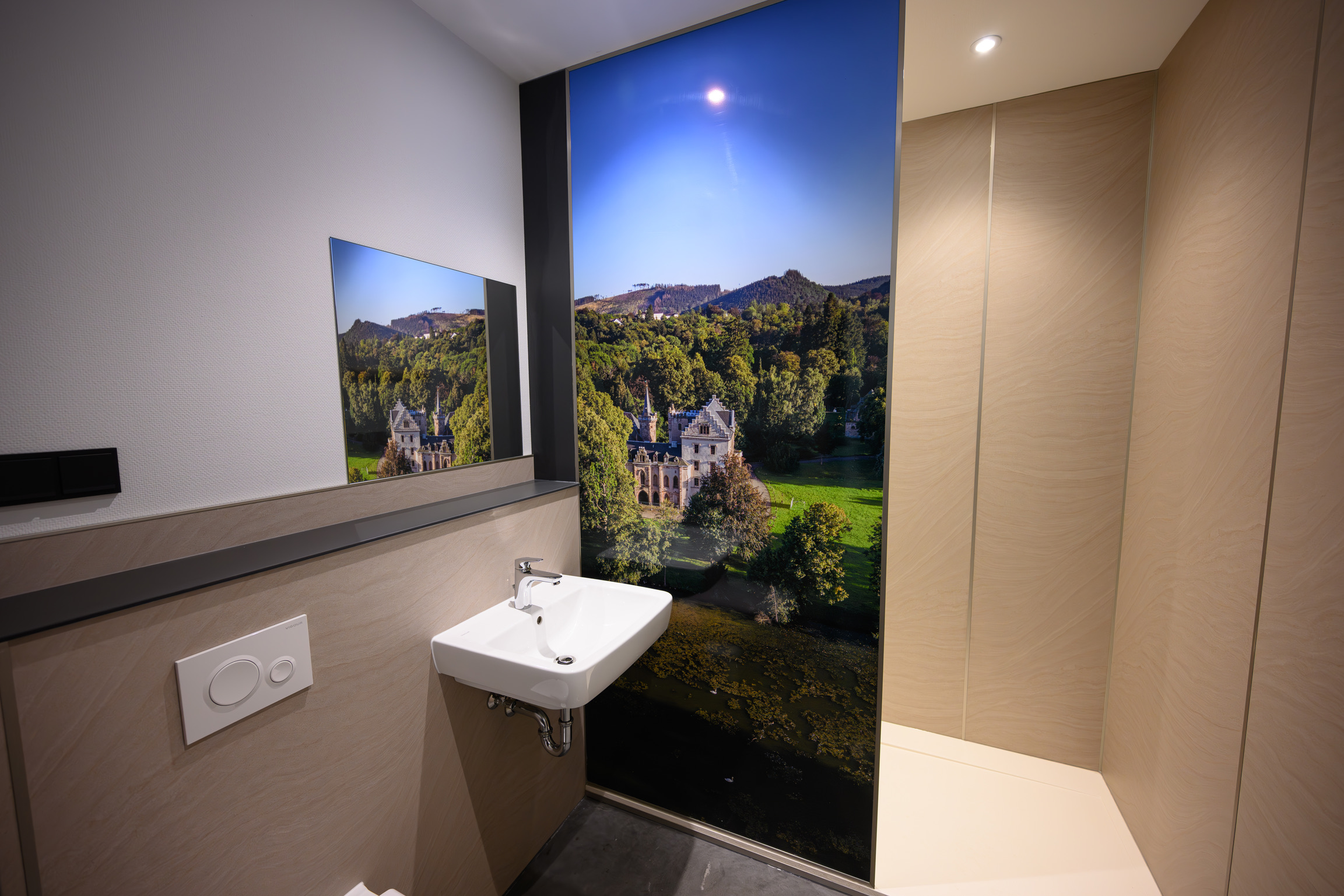 Wohnmobilstellplatz: Schlossbad - WOMO Bahnhof Friedrichroda