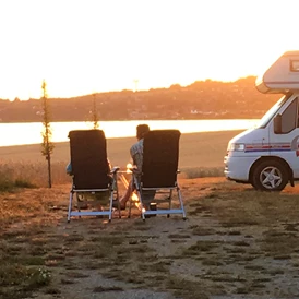 Wohnmobilstellplatz: Sonnenuntergang über Kerteminde Fjord - Roedkaergaard Bed & Breakfast 