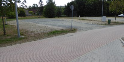 Motorhome parking space - WLAN: am ganzen Platz vorhanden - Köditz - Wohnmobil-Transitstellplatz Elstergarten
