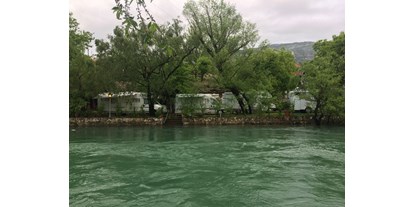 Reisemobilstellplatz - Art des Stellplatz: eigenständiger Stellplatz - Bosnien-Herzegowina - River camp Aganovac May 2019 - River camp Aganovac