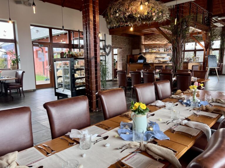 Wohnmobilstellplatz: Restaurace - Kestřany Golf & Country Club