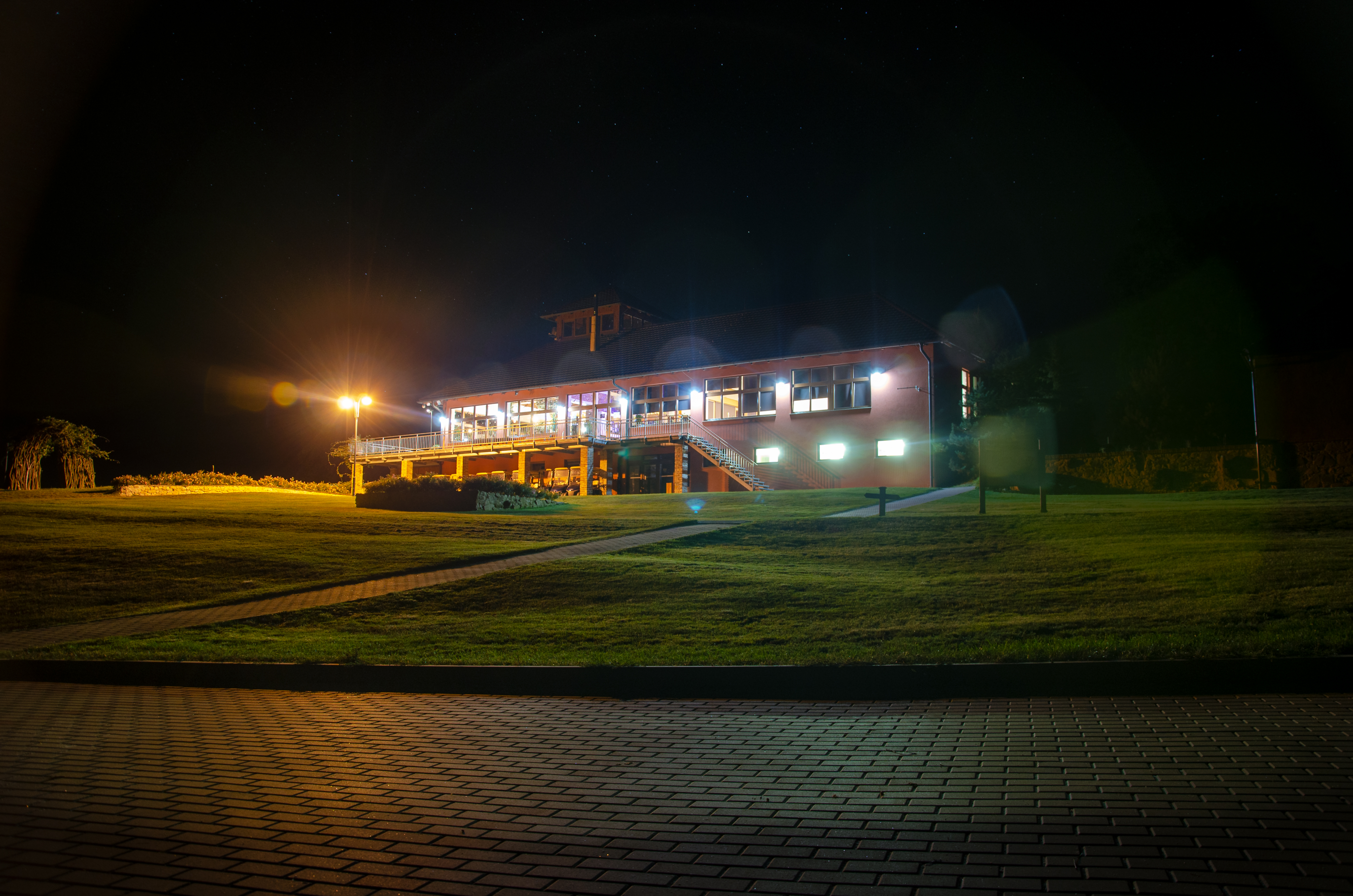 Wohnmobilstellplatz: Kestřany Golf & Country Club