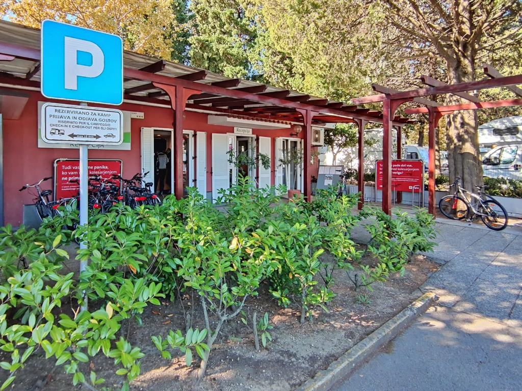 Wohnmobilstellplatz: Campingplatz Lucija***