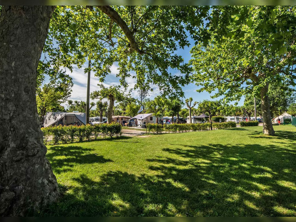 Place de parking pour camping-car - Garda VR - Camping Village Gasparina****