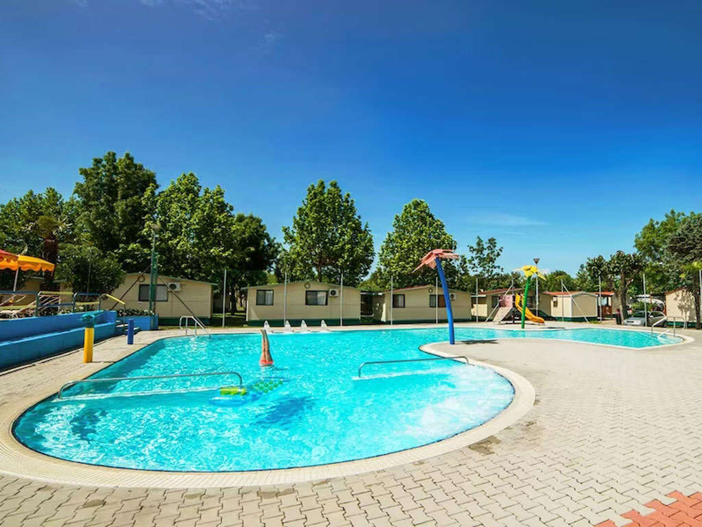 Place de parking pour camping-car - Garda VR - Camping Village Gasparina****