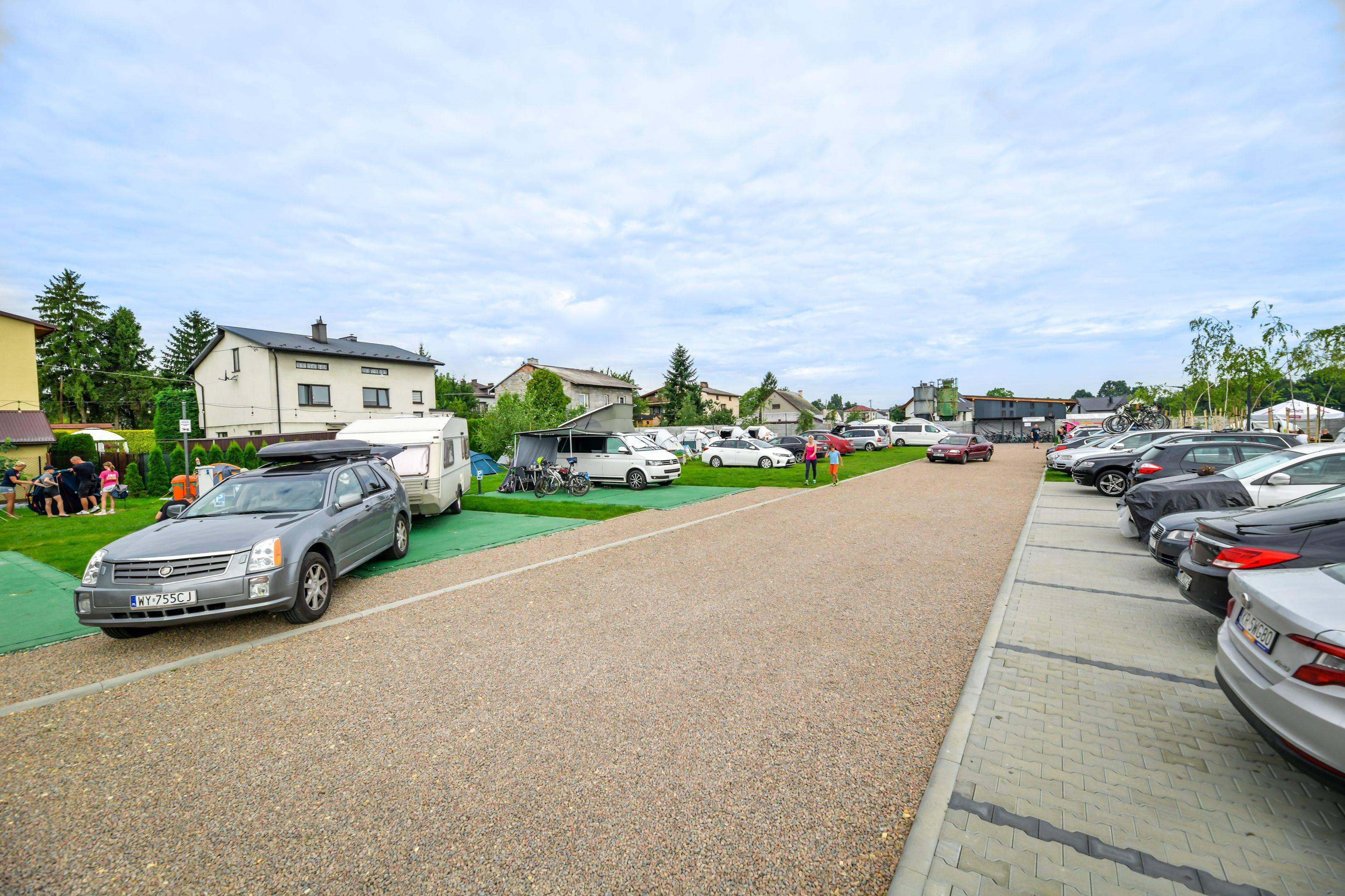 Wohnmobilstellplatz: KempingZator