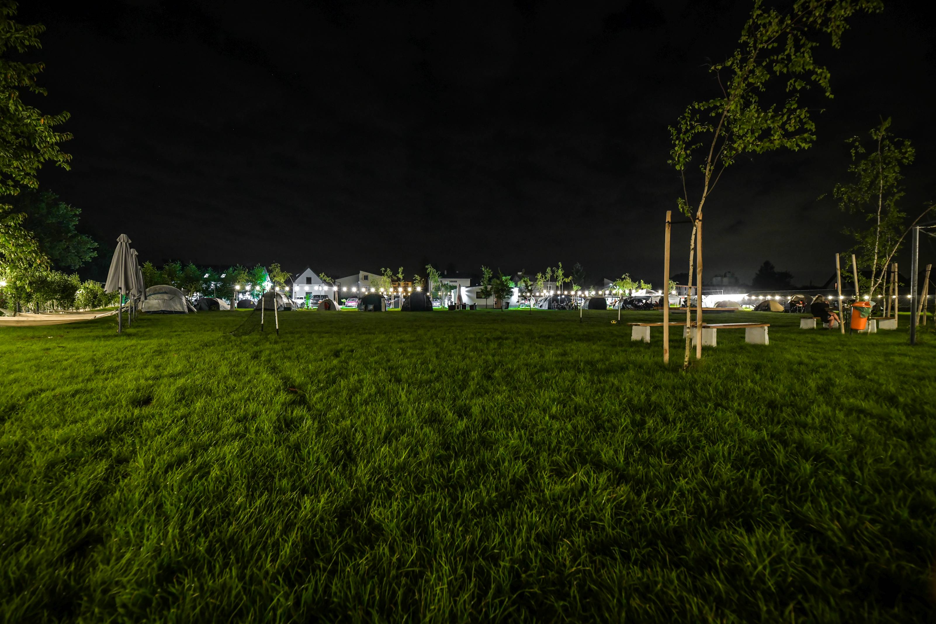 Wohnmobilstellplatz: KempingZator