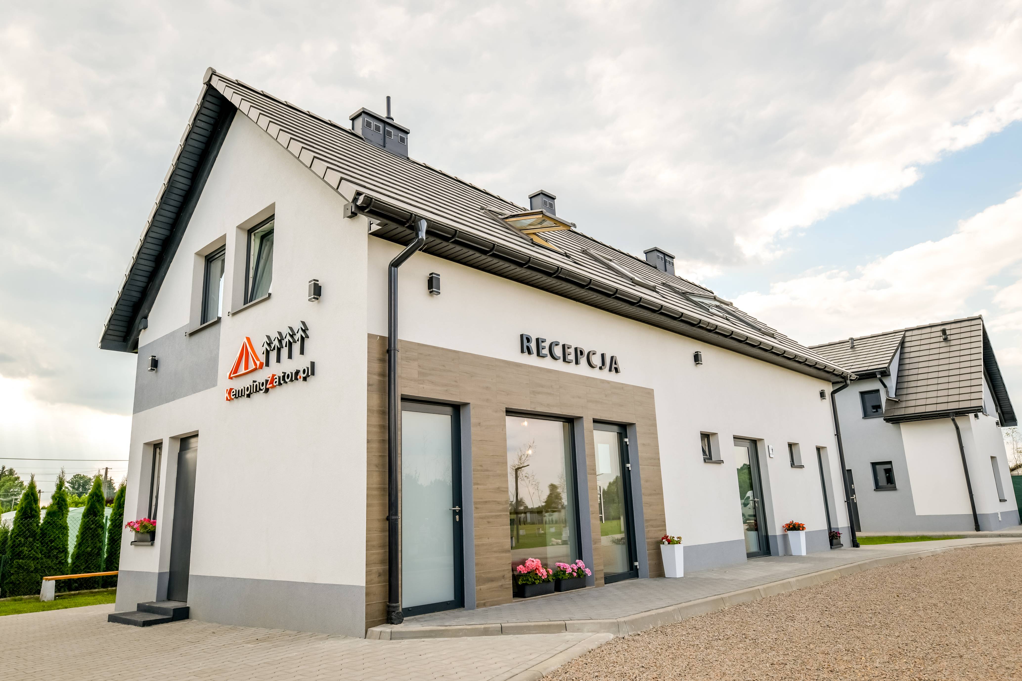 Wohnmobilstellplatz: KempingZator