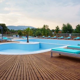 Wohnmobilstellplatz: swimming pool - Ioannina Camping Glamping